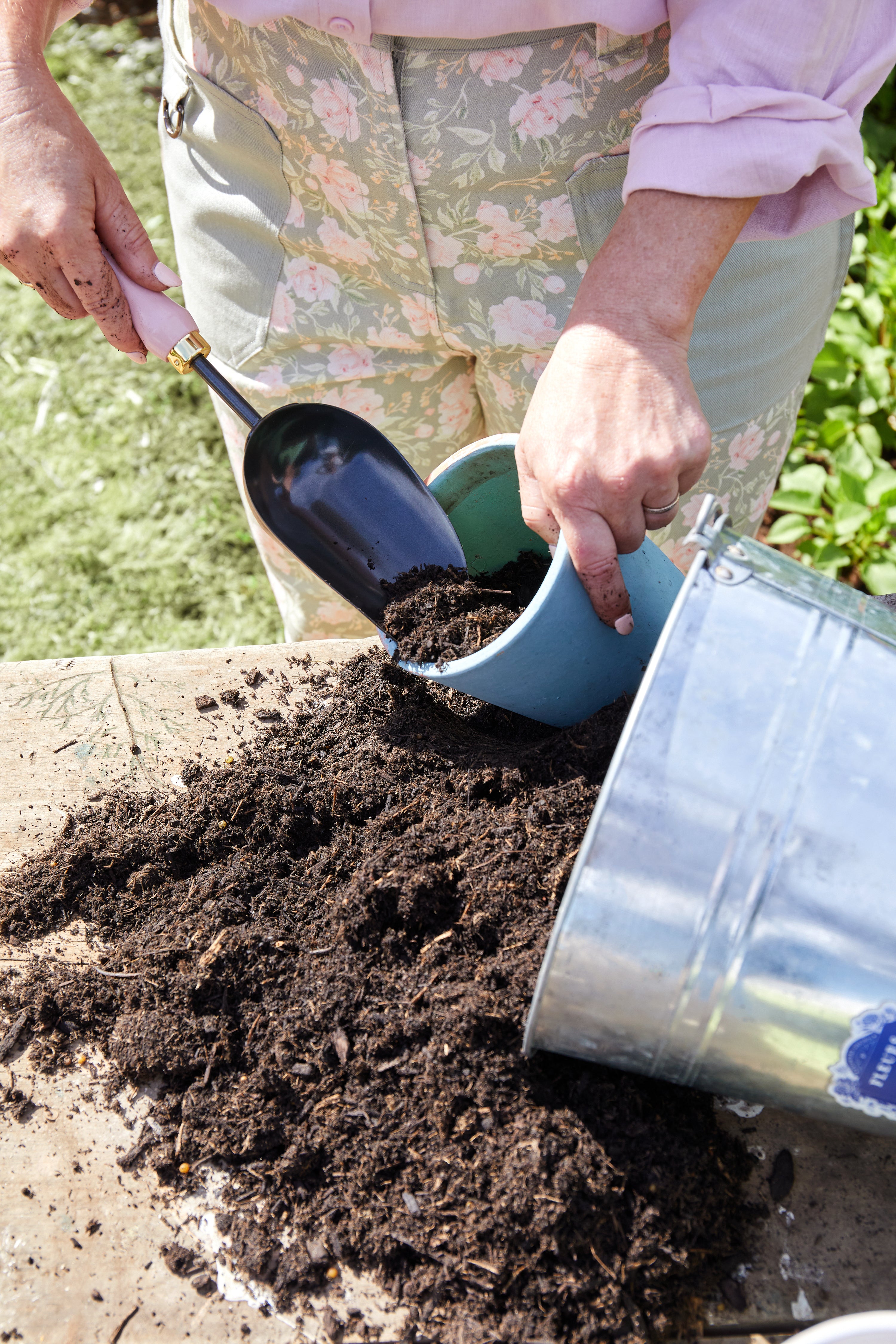 Diggin' It Soil Scoop